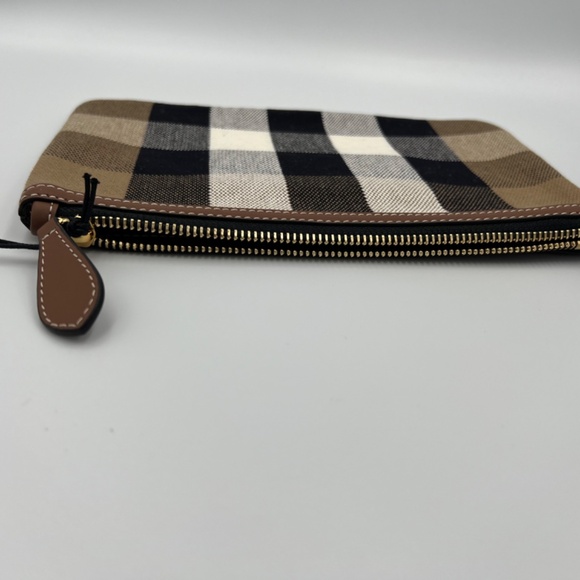 NWT BURBERRY PEYTON CHECK CANVAS AND LEATHER WRISTLET - Picture 4 of 6